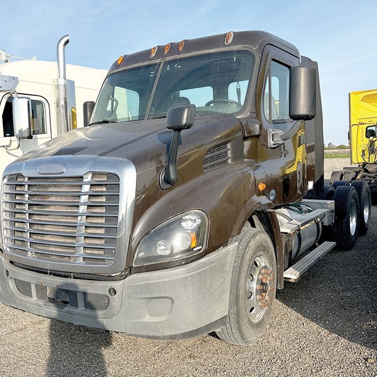 2017 FREIGHTLINER CASCADIA 113