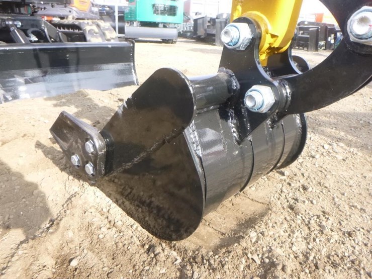 agt-h12r-hydraulic-excavator-image-10