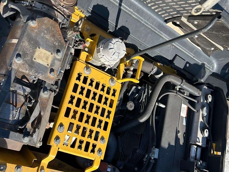 2013-komatsu-pc210-image-13