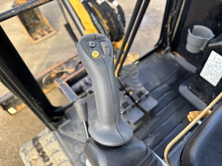 2022-caterpillar-303.5-image-33