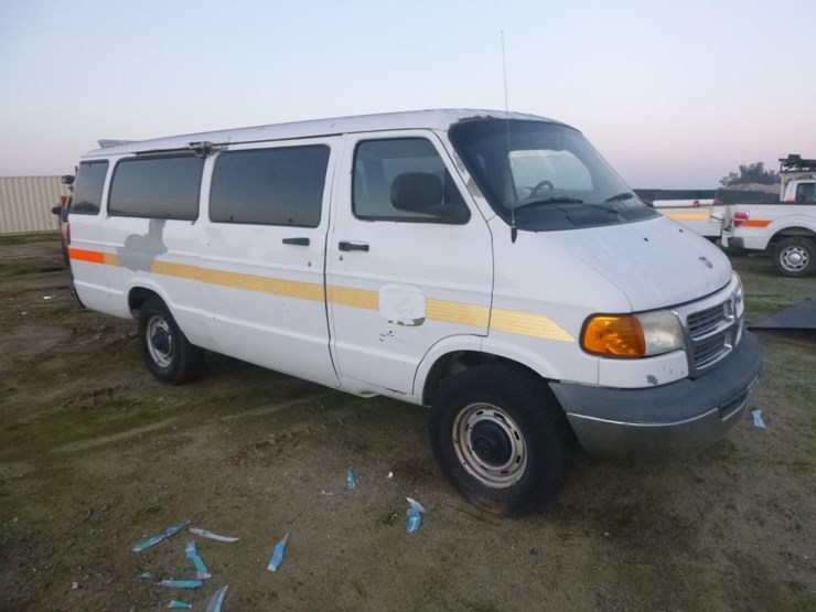 2002-dodge-ram-3500-image-2