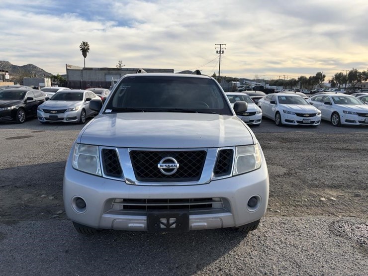 2012-nissan-pathfinder-image-5