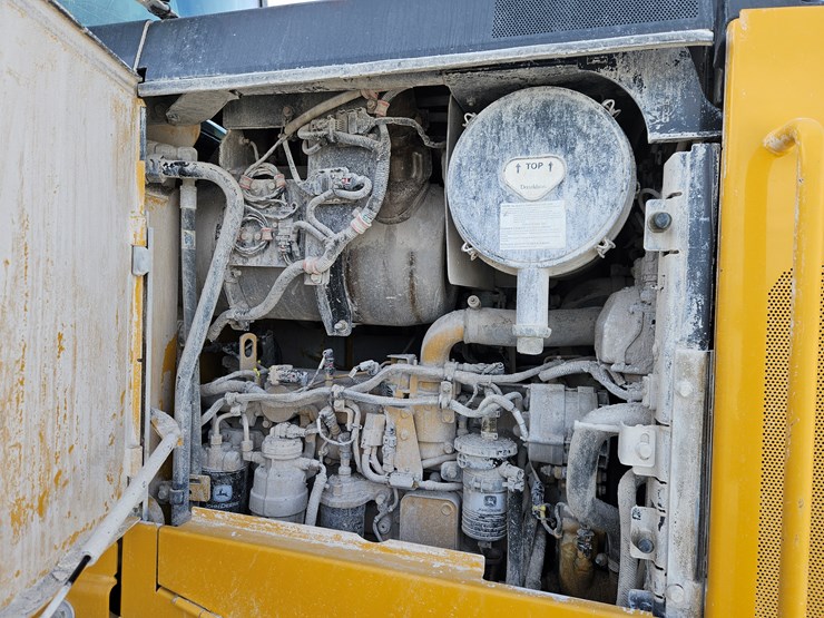 2022-deere-624p-image-16