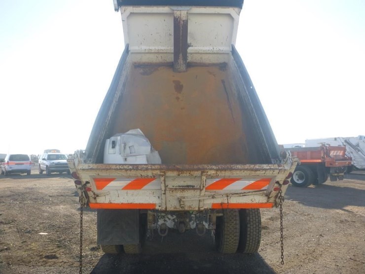 2005-international-durastar-4400-image-8