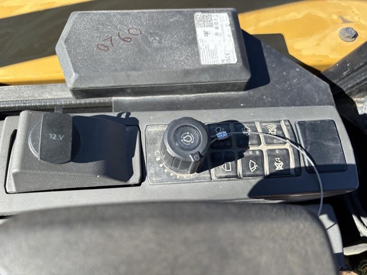 2022-caterpillar-303.5-image-38