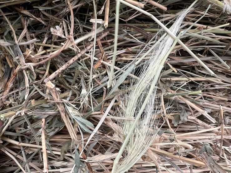 2025-john-deere-561m-image-15