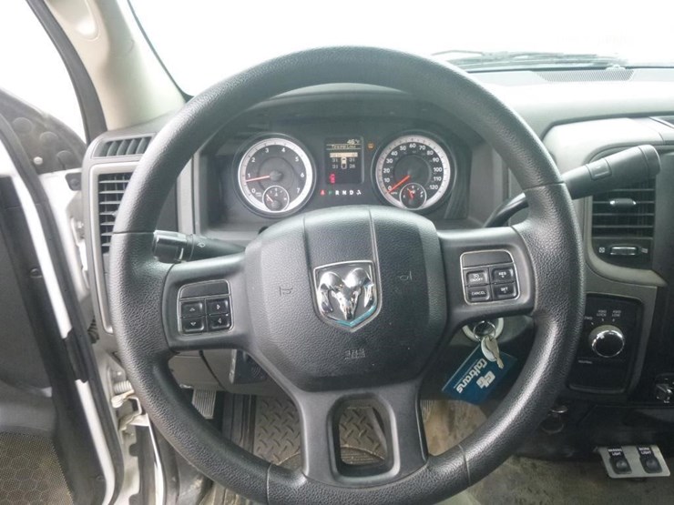 2014-dodge-1500-image-19