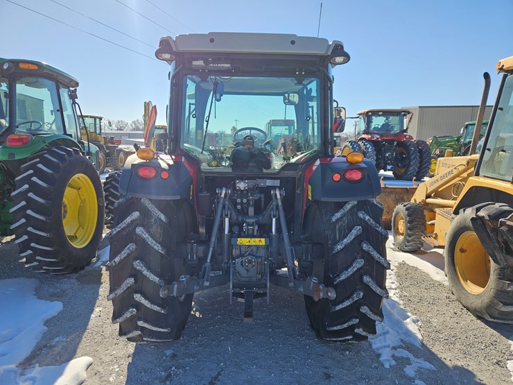 2017-massey-ferguson-4710-image-15
