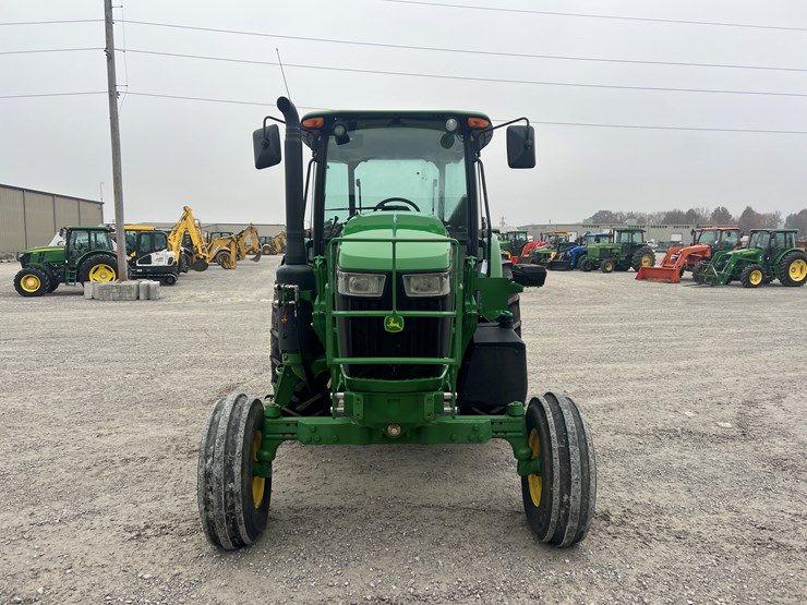 2015-john-deere-6120e-image-2