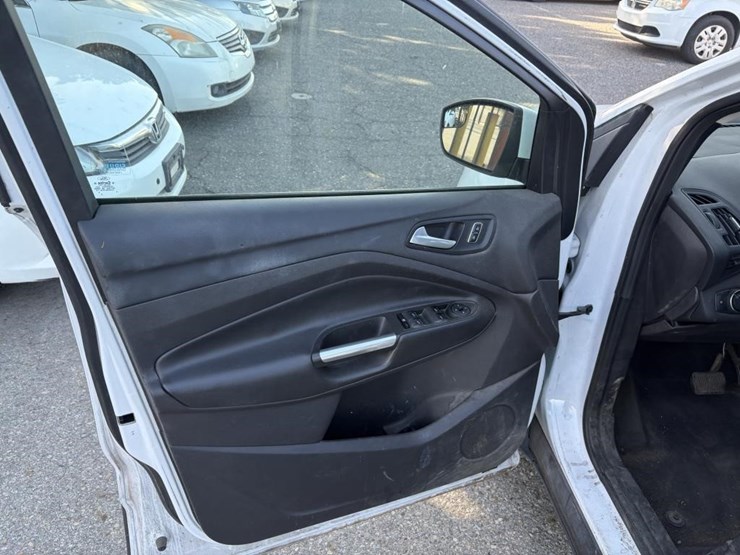 2014-ford-escape-image-10