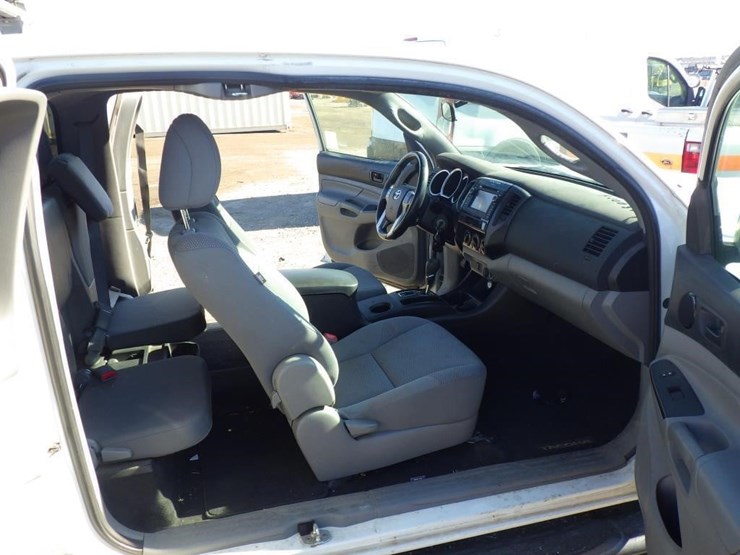 2013-toyota-tacoma-image-6