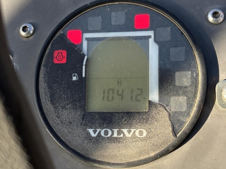 2018-volvo-dd25b-image-12