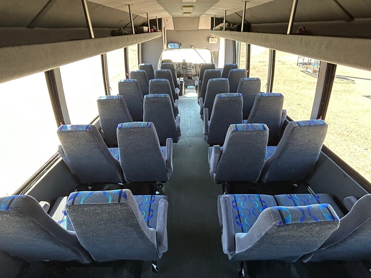 #38033-•-2006-chevrolet-32-passenger-starcraft-bus-image-21