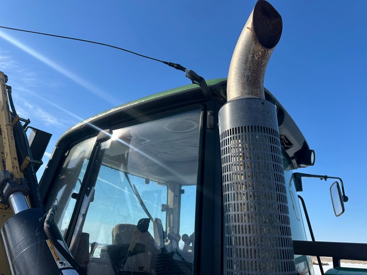 2014-john-deere-6105m-image-35