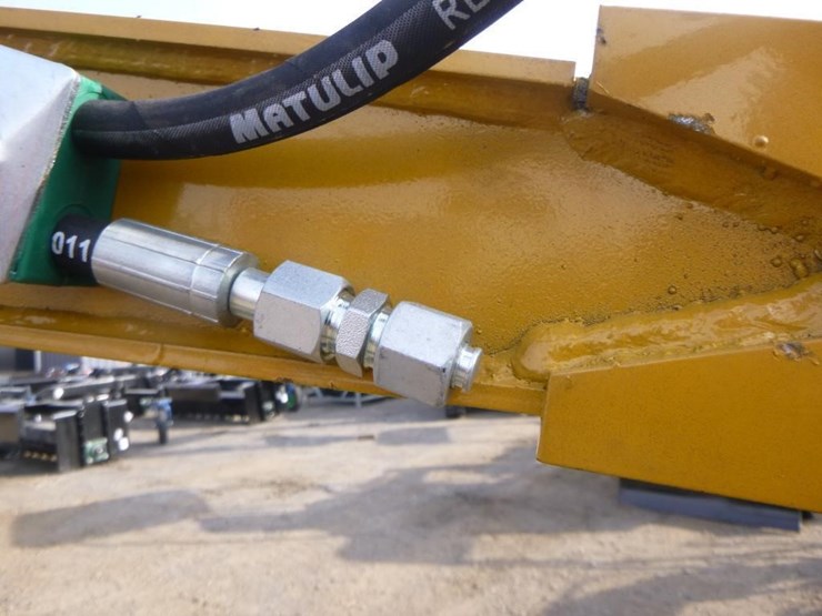 agt-h12r-hydraulic-excavator-image-13