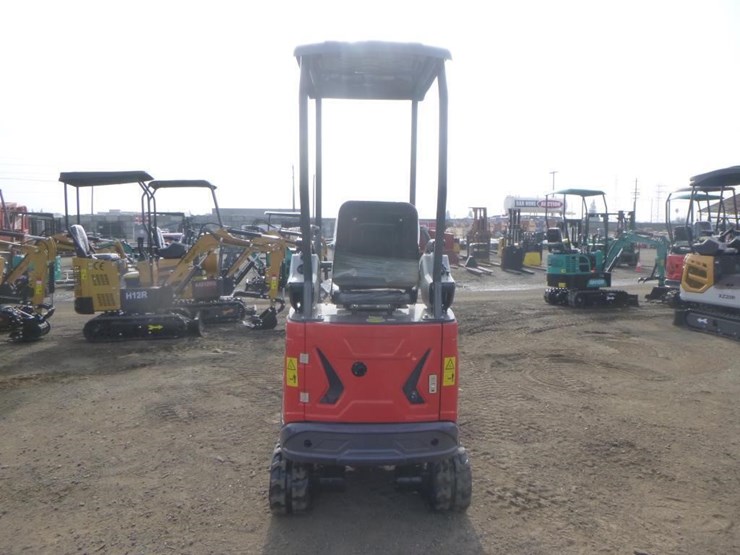 2025-agt-mx15rx-hydraulic-excavator-image-8