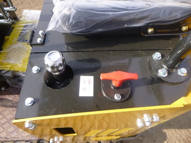 agt-h12r-hydraulic-excavator-image-22