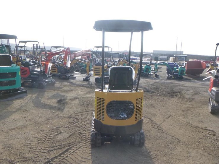 agt-h12r-hydraulic-excavator-image-8