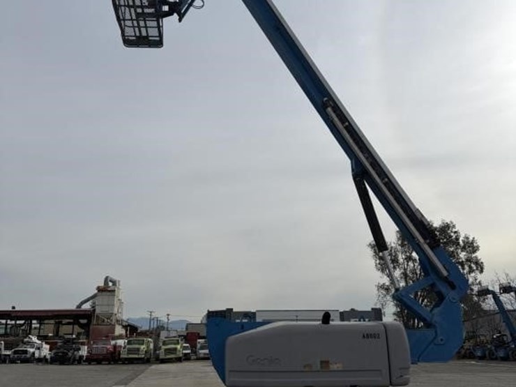 genie-s-80j-boom-lift-image-36