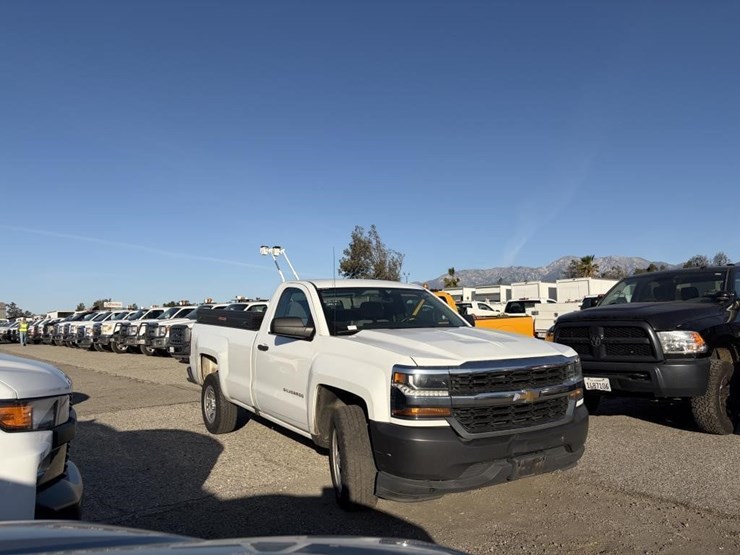 2018-chevrolet-silverado-1500-image-4