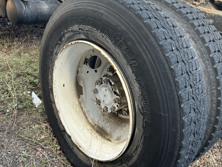 1984-international-s2200-image-16