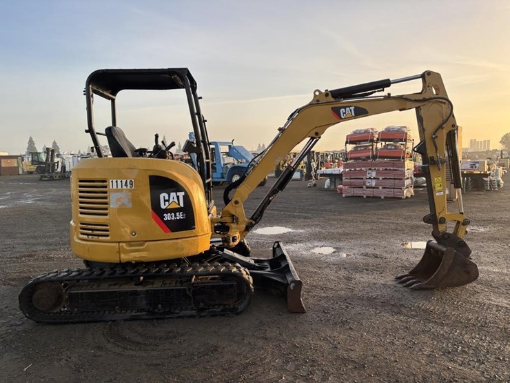 2018-caterpillar-303-image-7