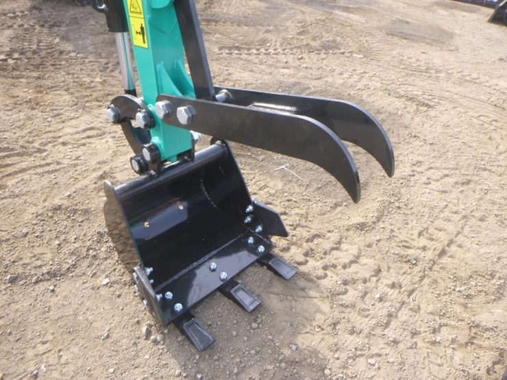 2025-agt-h15r-hydraulic-excavator-image-9