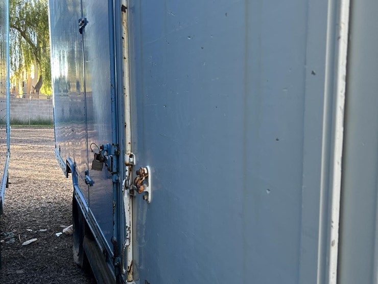 2015-volvo-f6-image-9