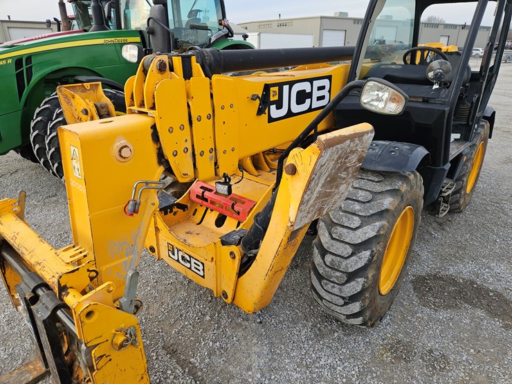2017-jcb-510-55tc-image-4