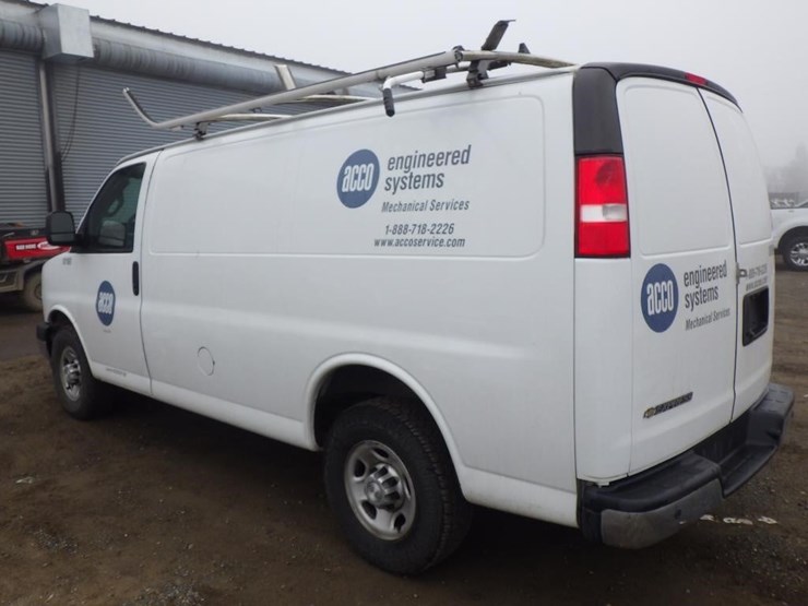 2017-chevrolet-express-2500-image-4