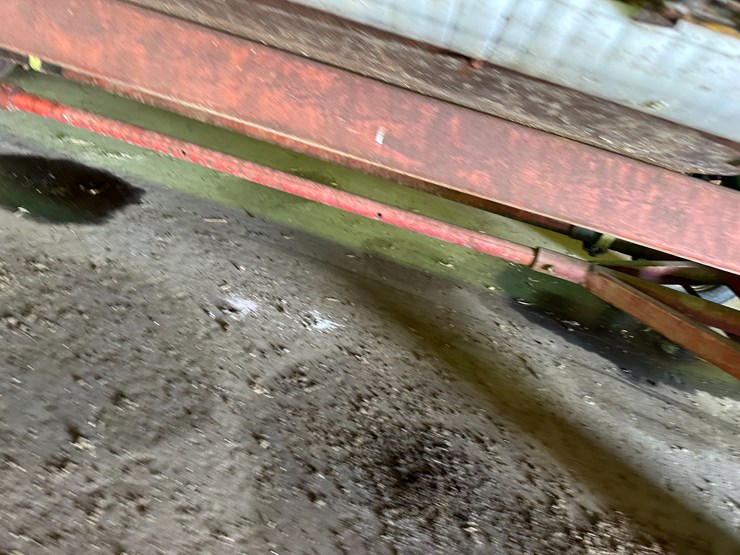 2011-new-holland-92c-image-44