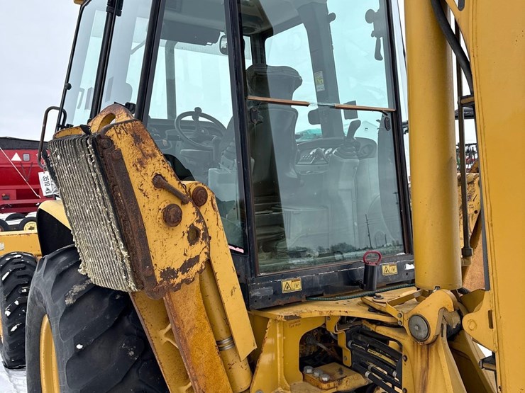 caterpillar-430d-image-10