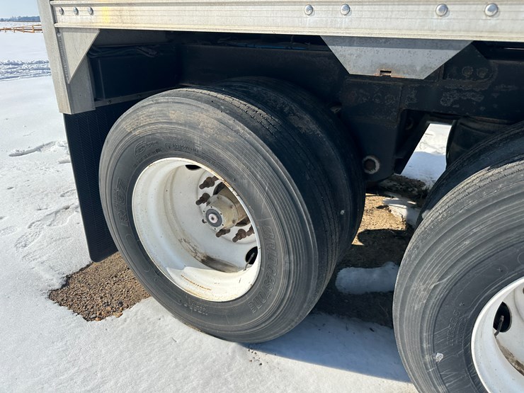 2016-timpte-hopper-bottom-image-9