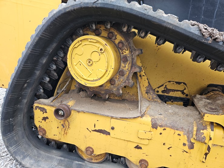 2020-caterpillar-239d3-image-15