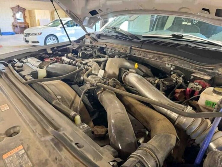 2022-ford-f550-xlt-image-14