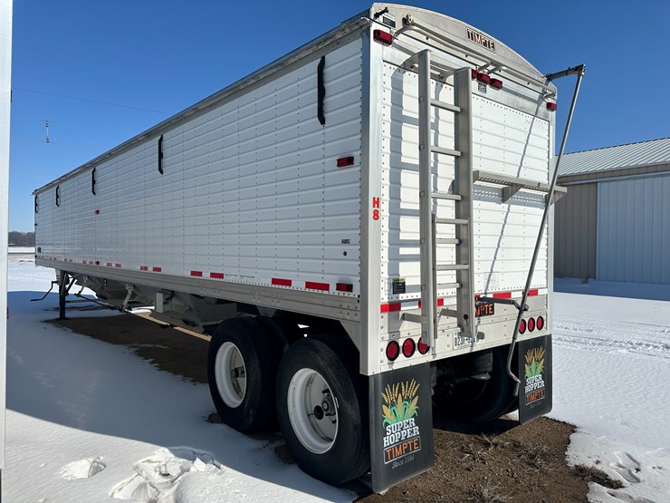 2016-timpte-hopper-bottom-image-4