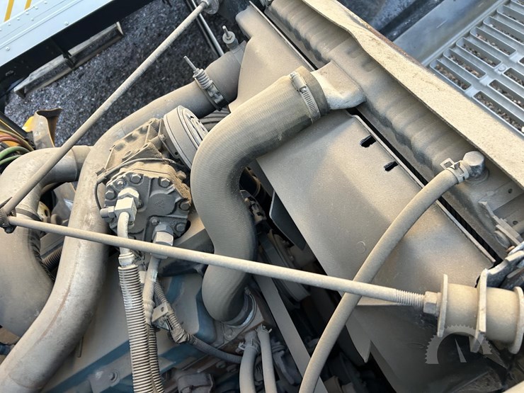 2001-international-4700-image-43