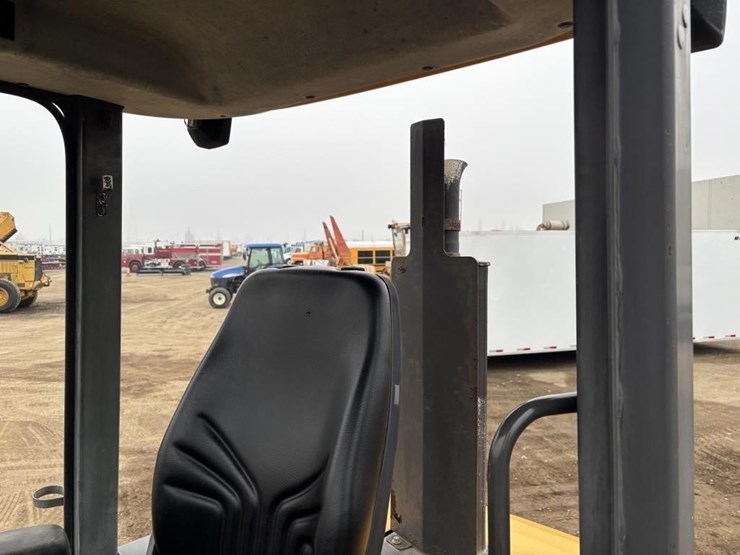 2012-volvo-l30b-image-32