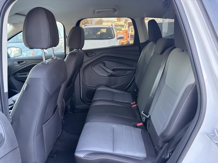 2017-ford-escape-image-16