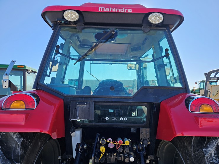 2021-mahindra-9125p-image-11