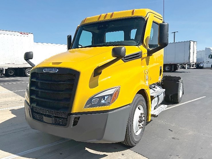 2022-freightliner-cascadia-126-image-1