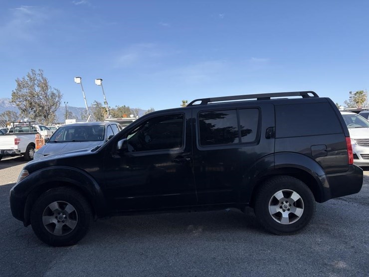 2012-nissan-pathfinder-image-7