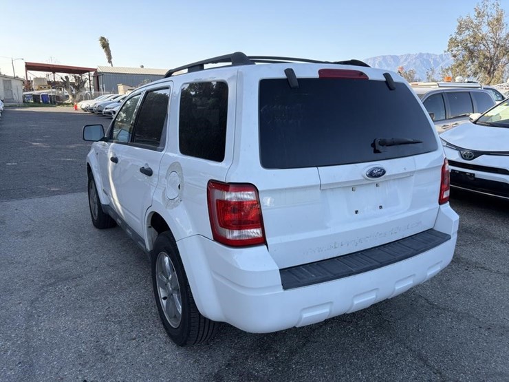 2008-ford-escape-image-2