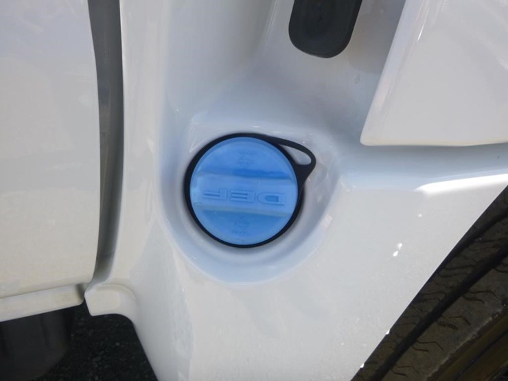 2023-chevrolet-silverado-5500hd-image-8