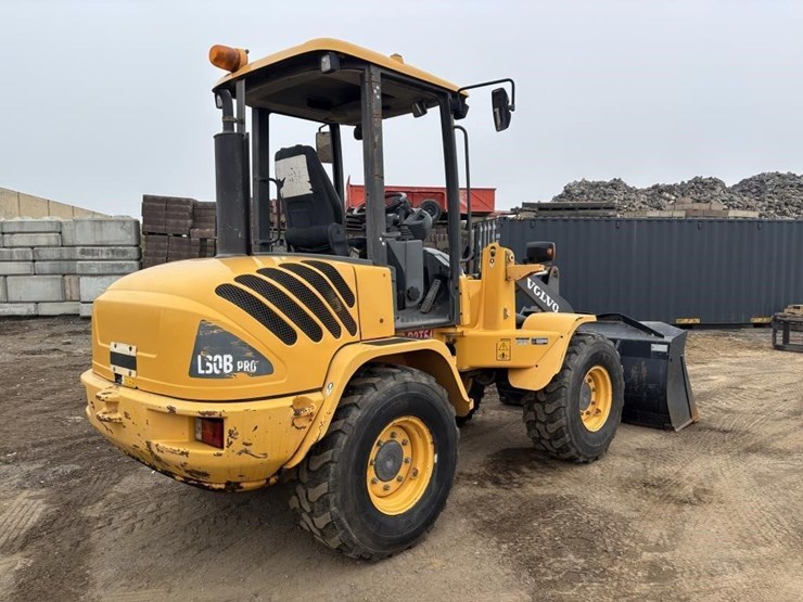 2012-volvo-l30b-image-3