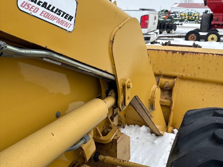 caterpillar-430d-image-18