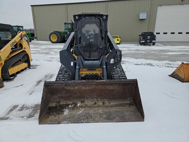 2020-deere-333g-image-2