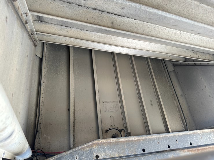 2016-timpte-hopper-bottom-image-30