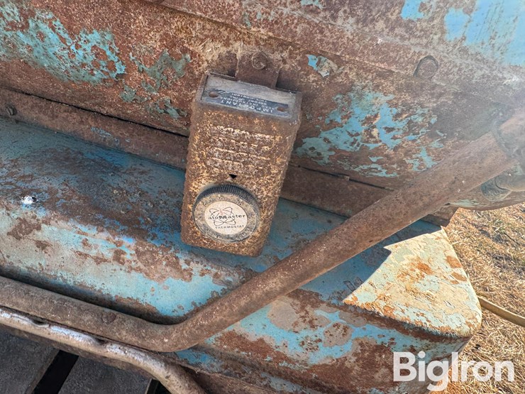 queen-&-l.b.-white-heaters-image-9