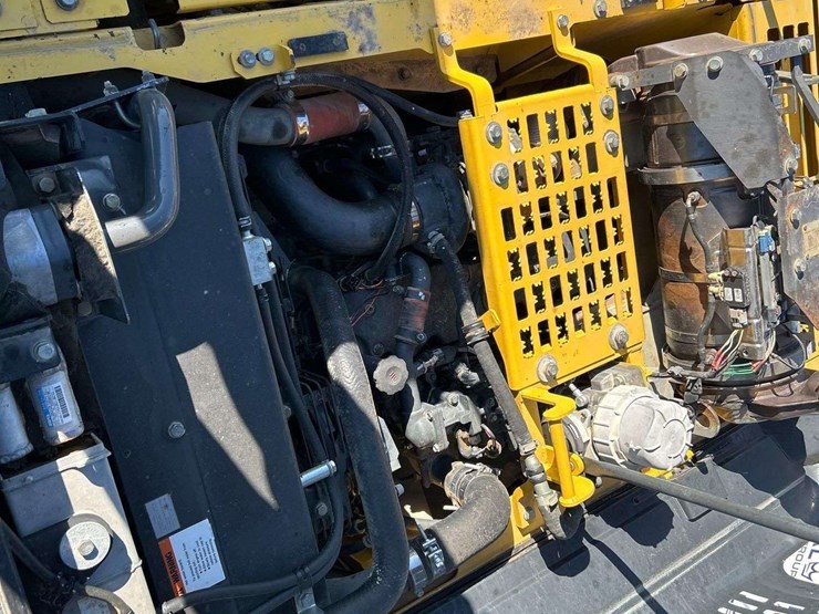 2013-komatsu-pc210-image-12